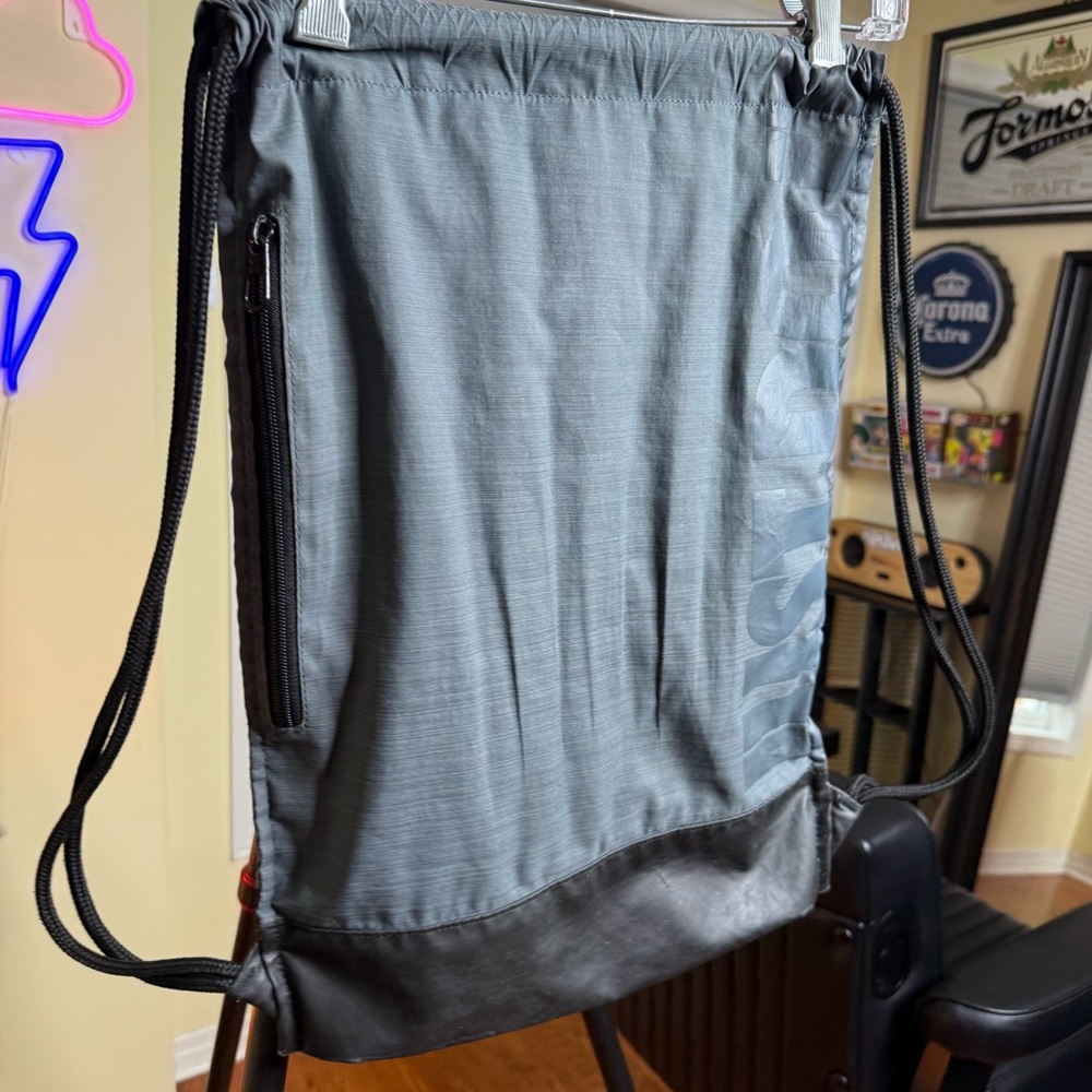 Beautiful Nike Drawstring Bag!!! - Picture 4 of 5